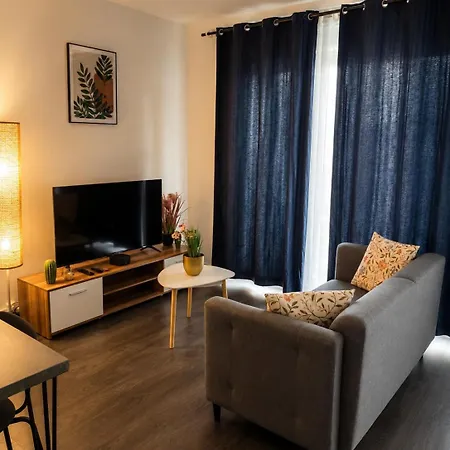 Le Saint Pierre Avec Balcon Privé Proche Gare Sablon