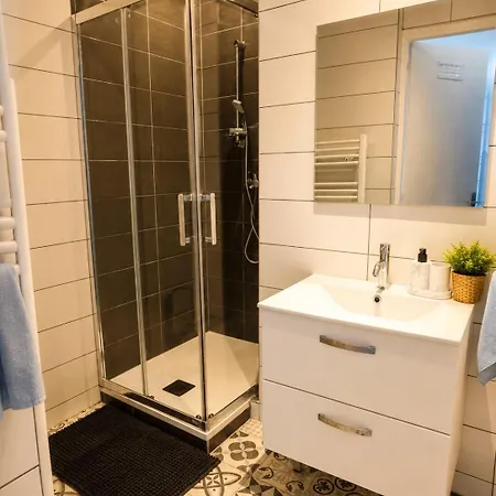 Le Saint Pierre Avec Balcon Privé Proche Gare Sablon Appartement